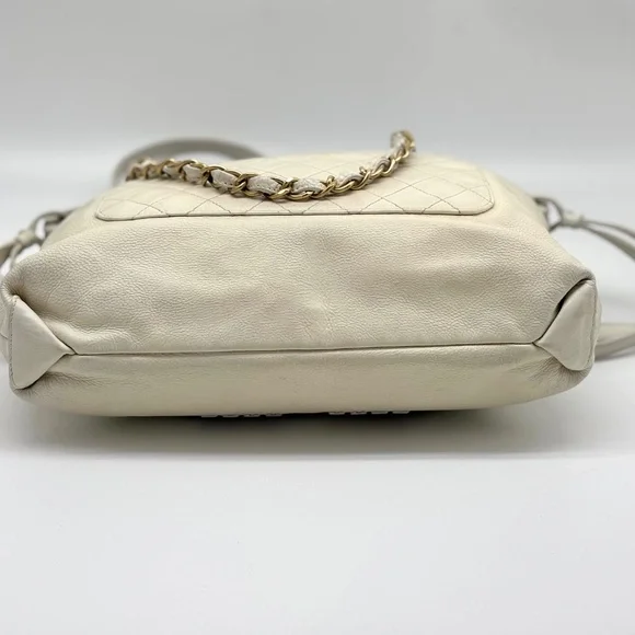 CHANEL White Leather Metal Mosaic Tote - Picture 5 of 10